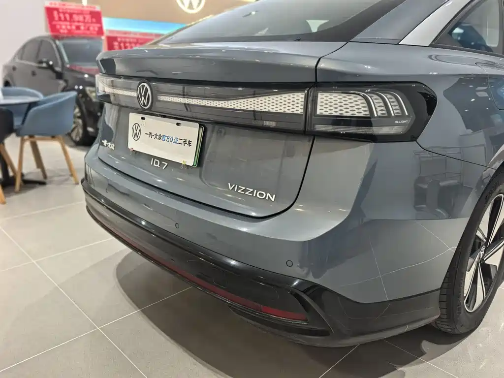 VOLKSWAGEN ID.7 VIZZION