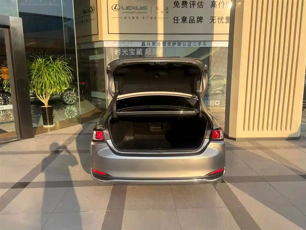 Lexus ES — миниатюра 7