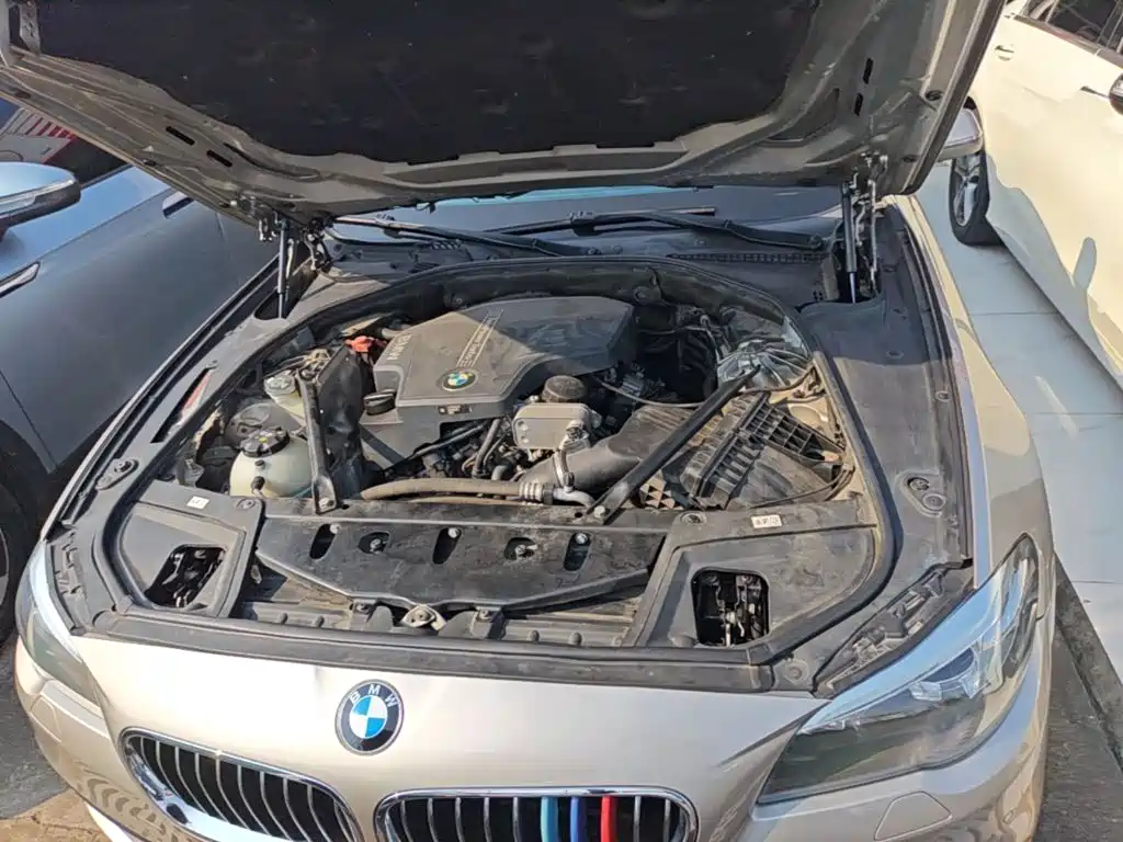 BMW 5 Series — миниатюра 20