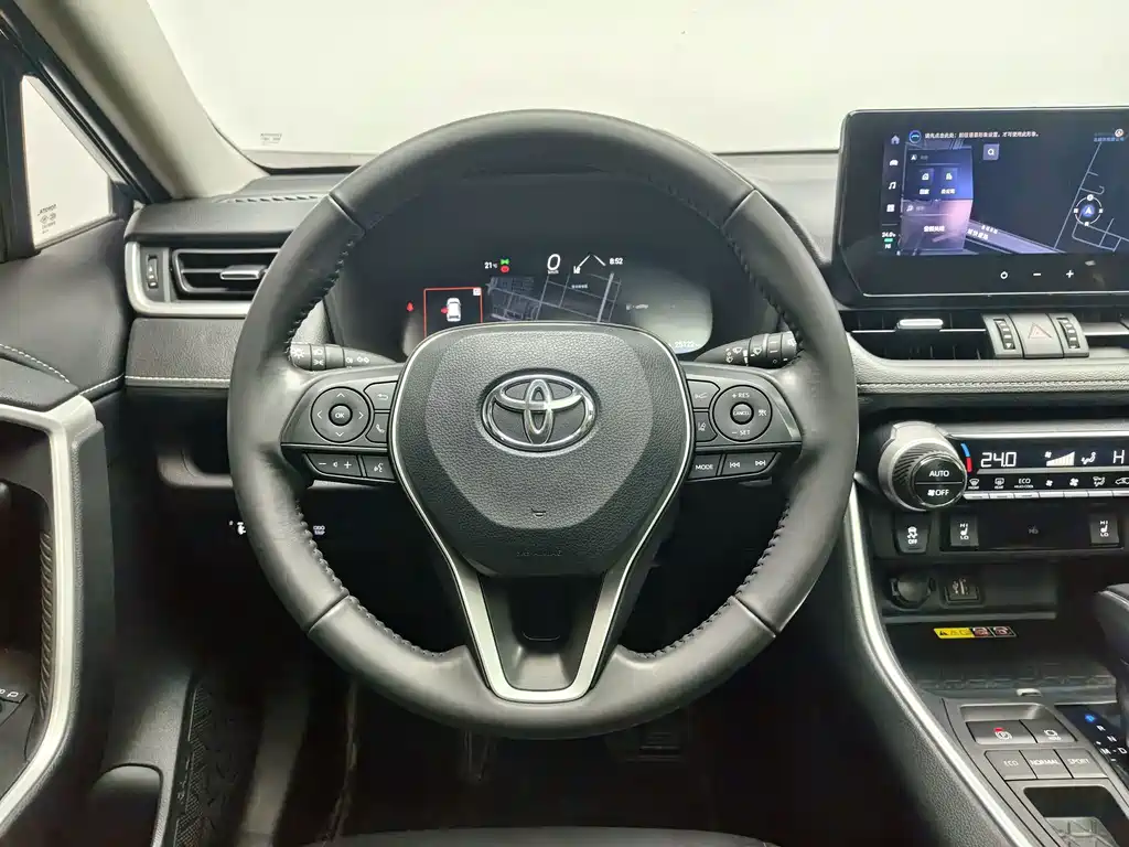 Toyota RAV4 — миниатюра 11