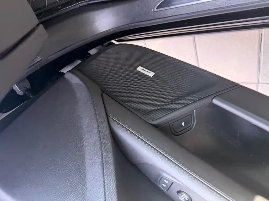 Cadillac CT6 — миниатюра 5