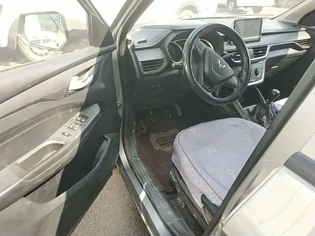 Wuling Hongguang S3 — миниатюра 16