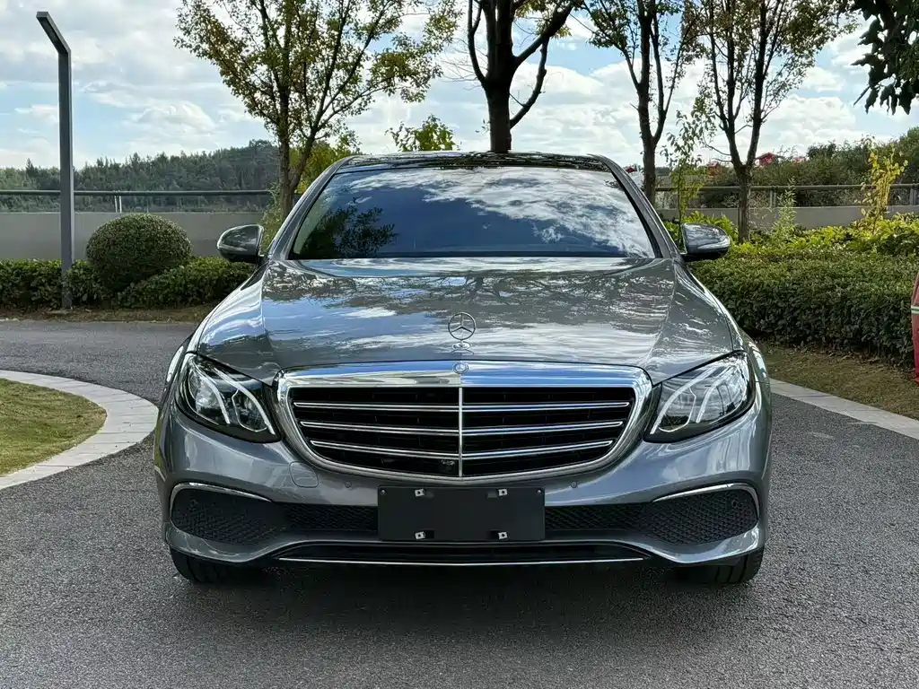 Mercedes-Benz E-Class — миниатюра 2
