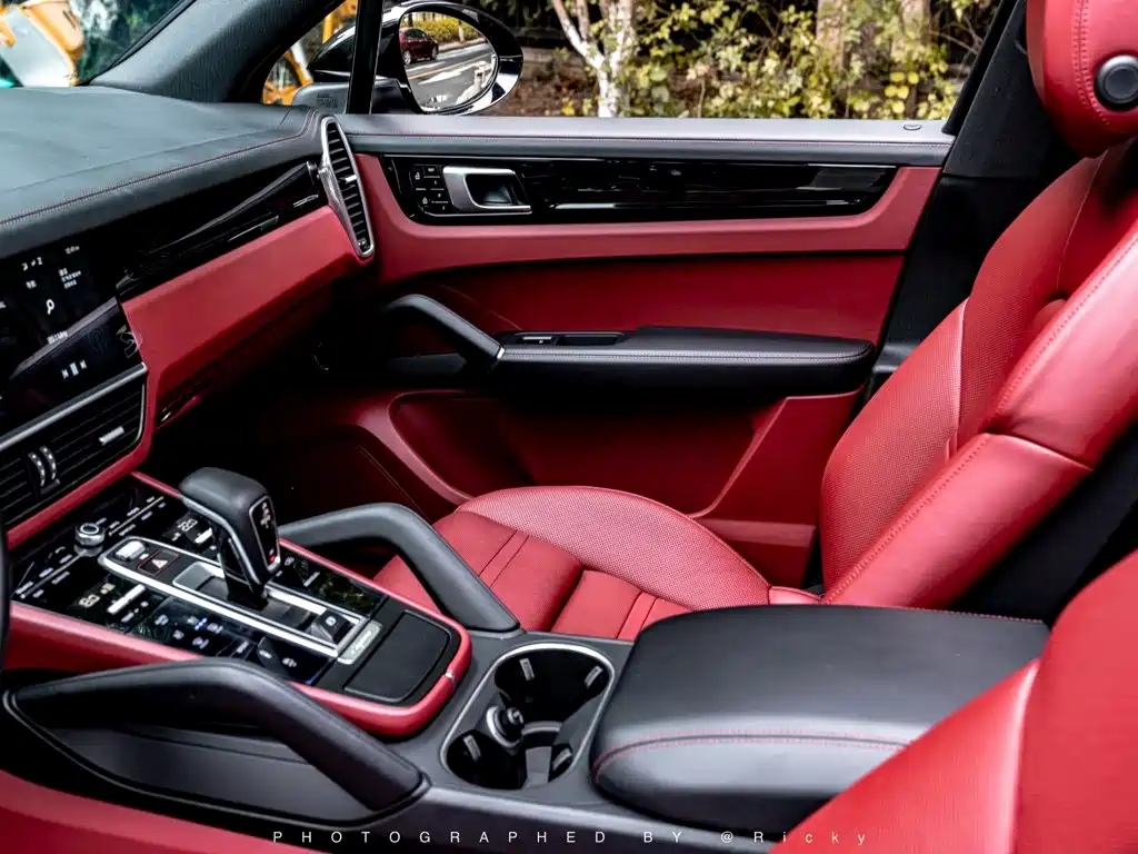 Porsche Cayenne — миниатюра 7