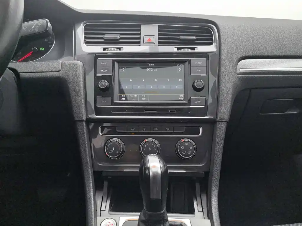 Volkswagen Golf — миниатюра 12