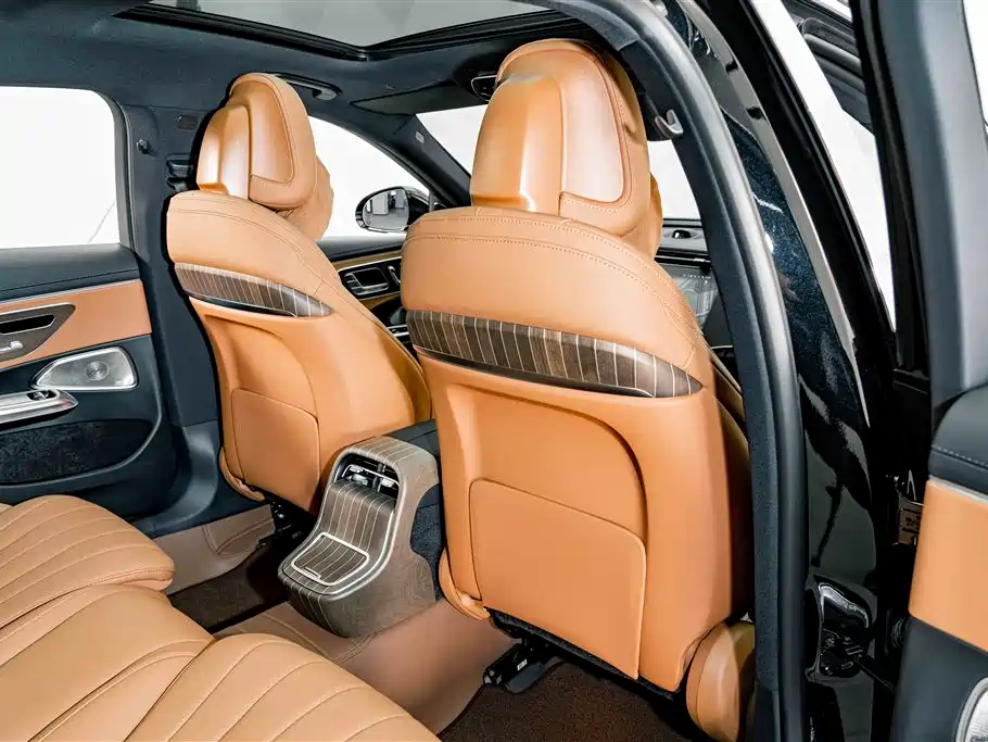 Mercedes-Benz E-Class — миниатюра 20