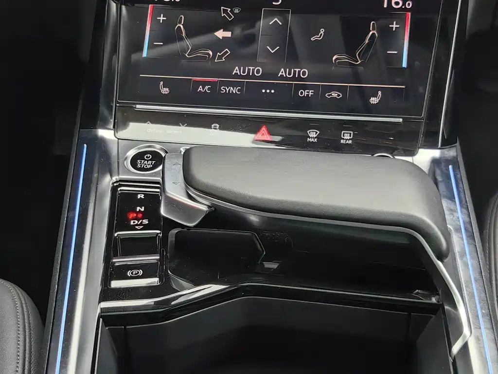 Audi e-tron (Import) — миниатюра 13