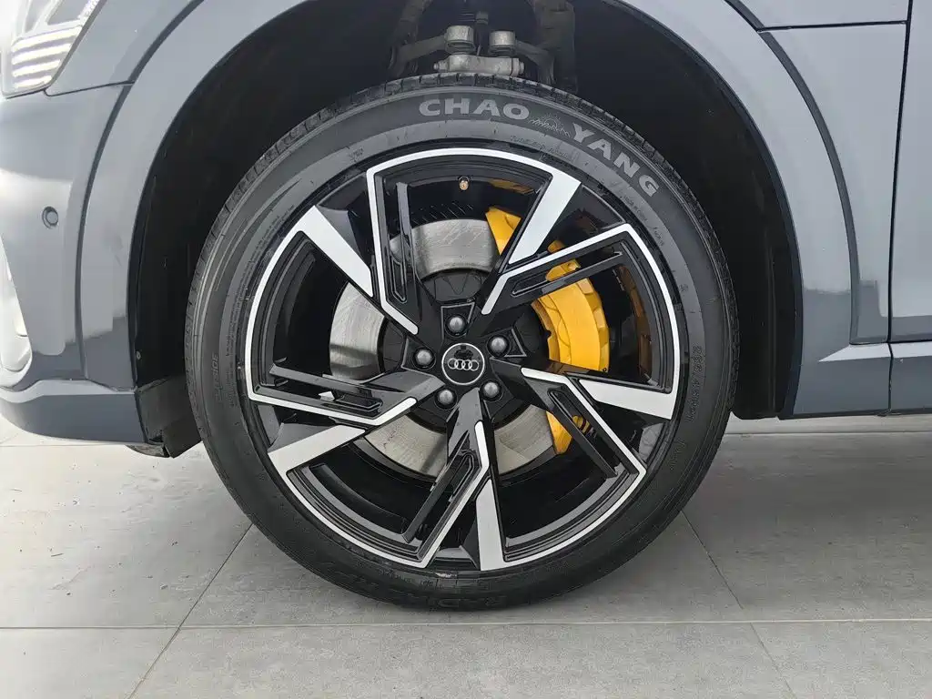 Audi e-tron (Import) — миниатюра 17