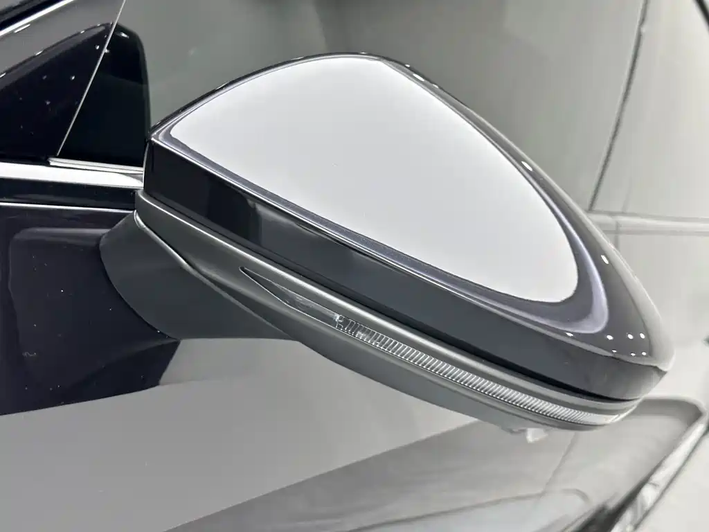 Audi A7L — миниатюра 23