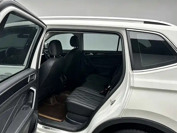 Volkswagen Tiguan L — миниатюра 9