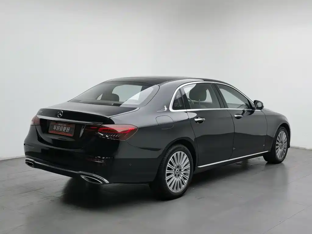 Mercedes-Benz E-Class — миниатюра 2