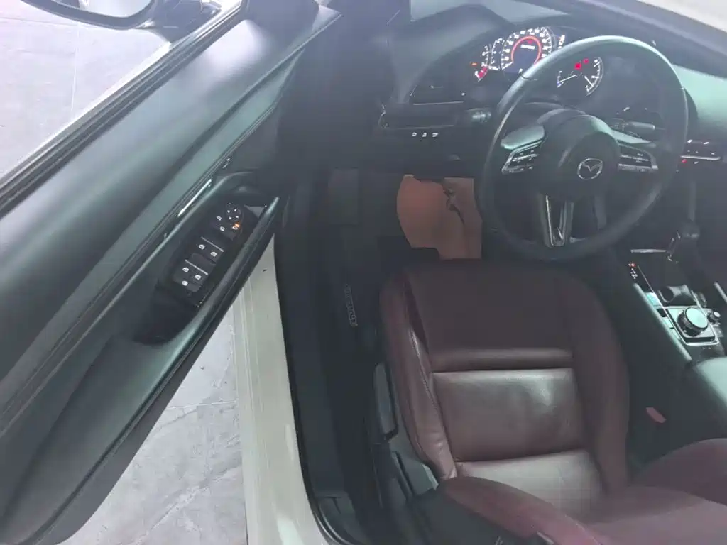 Mazda 3 Axela — миниатюра 16