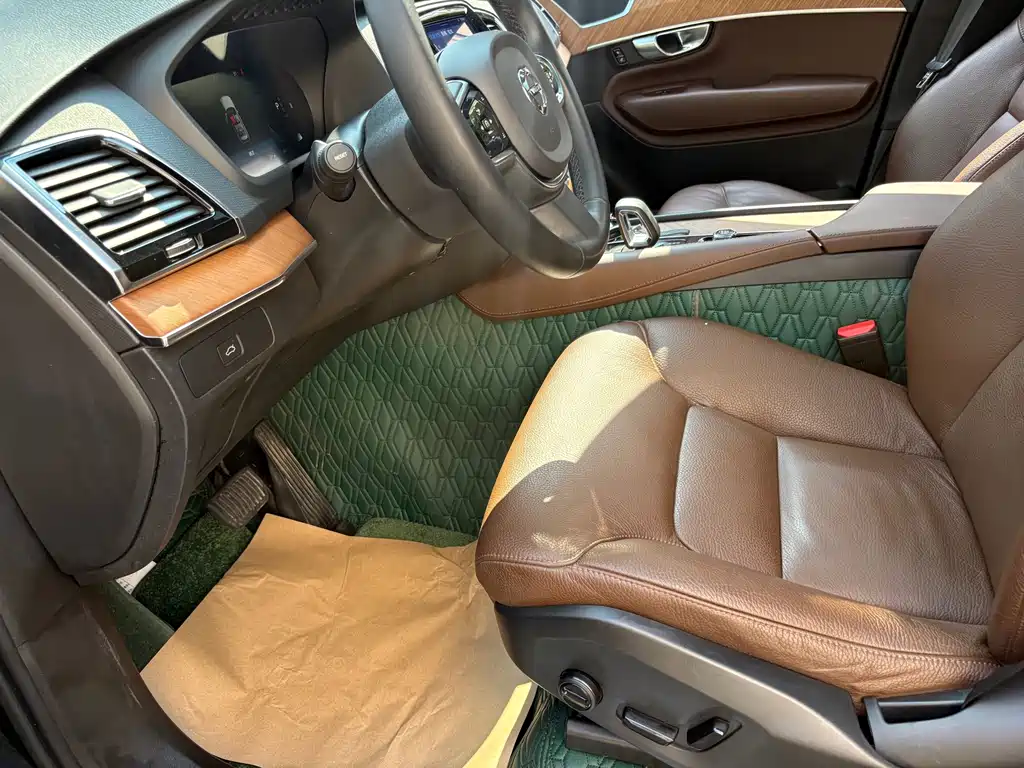 Volvo XC90 — миниатюра 5