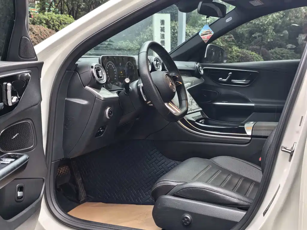 Mercedes-Benz C-Class — миниатюра 4