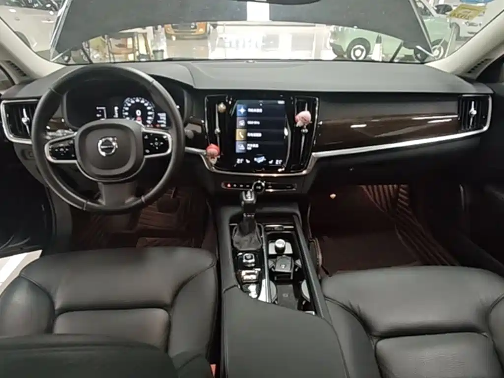 Volvo S90 — миниатюра 10