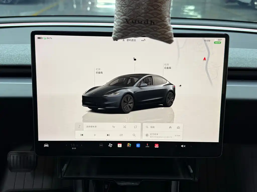 Tesla Model 3 — миниатюра 16
