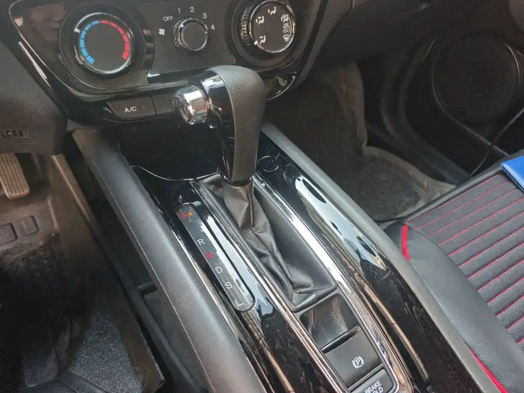 Honda Vezel — миниатюра 10