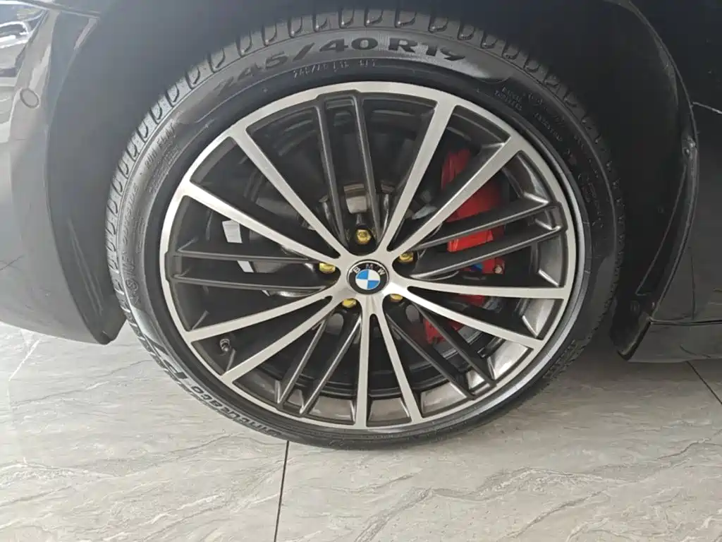BMW 5 Series — миниатюра 23