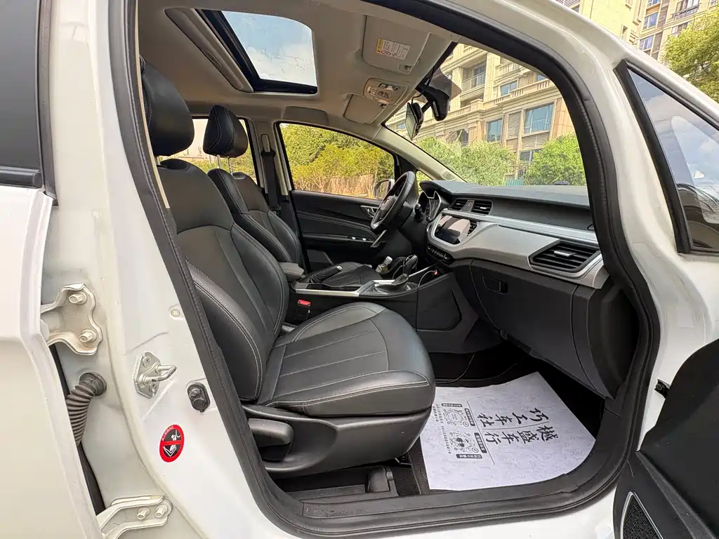 Geely Vision X3 — миниатюра 16