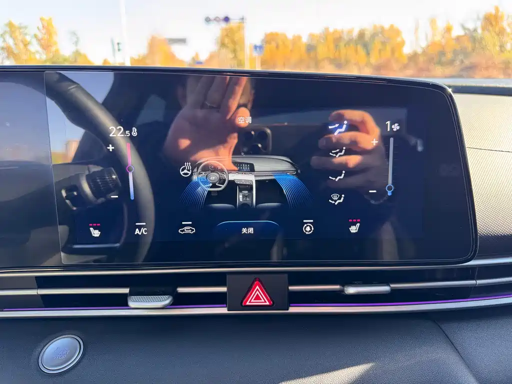 Hyundai Elantra — миниатюра 21