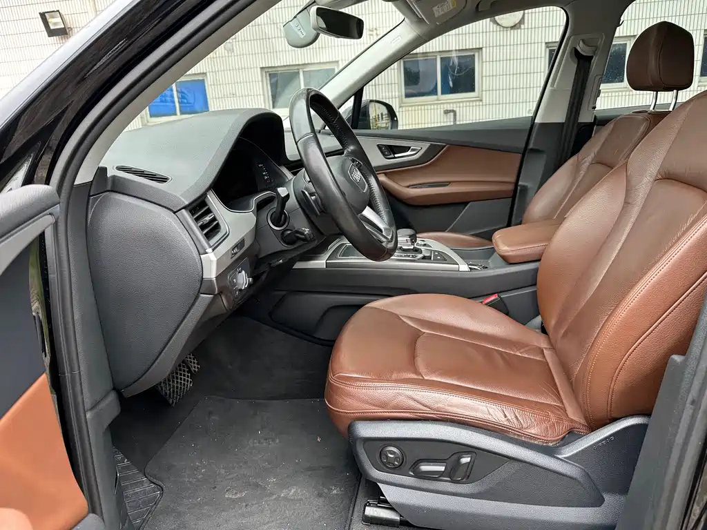Audi Q7 — миниатюра 6