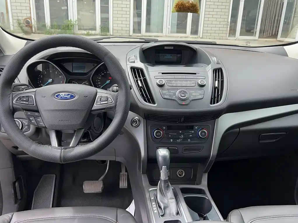 Ford Kuga — миниатюра 14
