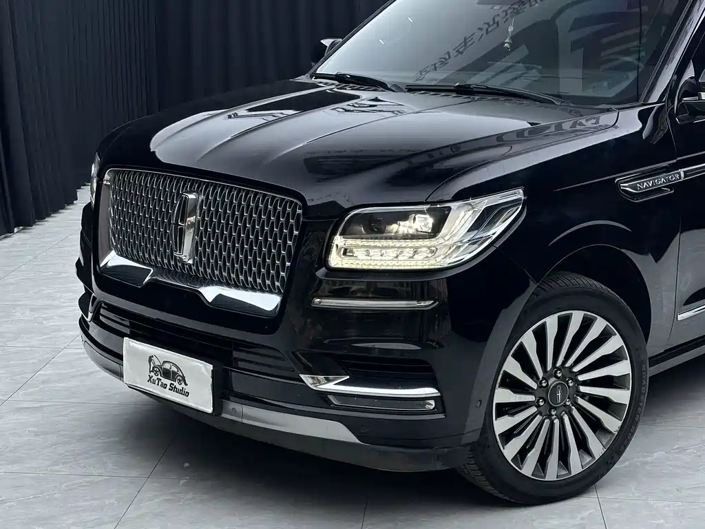 Lincoln Navigator — миниатюра 2