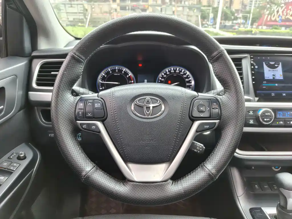 Toyota Highlander — миниатюра 15