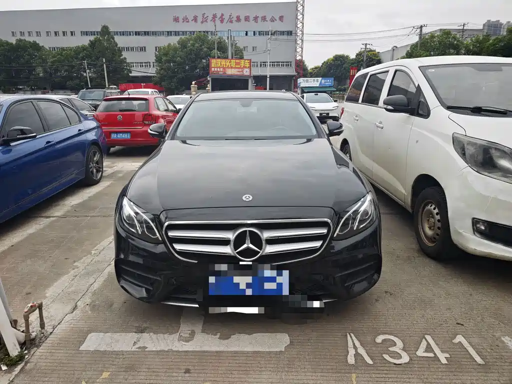 Mercedes-Benz E-Class — миниатюра 2