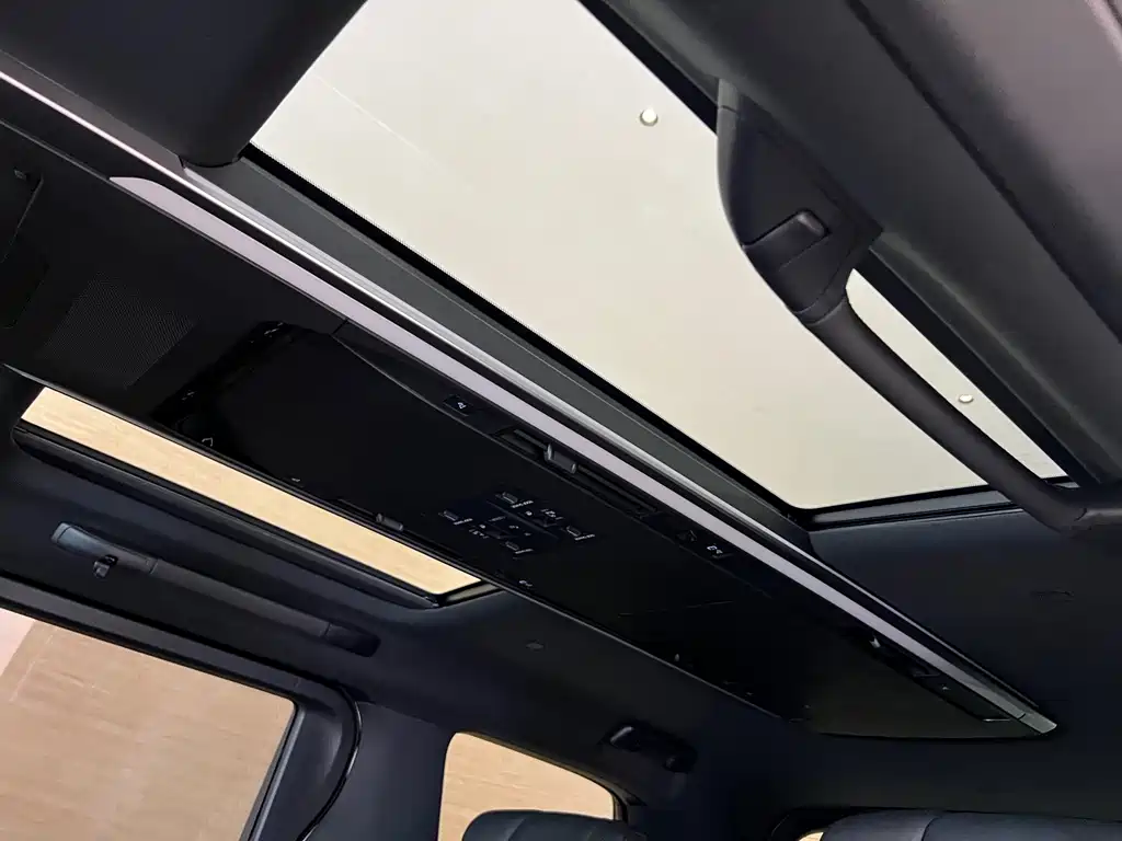 Toyota Vellfire — миниатюра 18