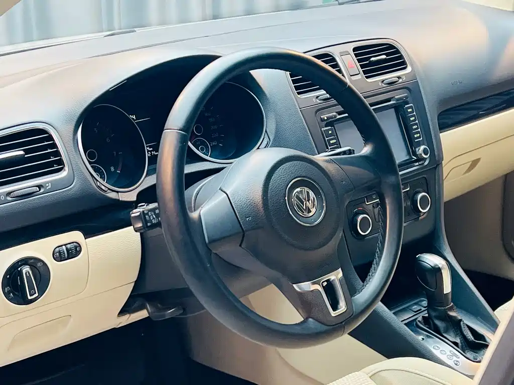 Volkswagen Golf — миниатюра 14