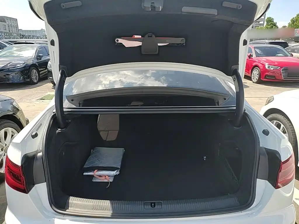 Audi A4L — миниатюра 19