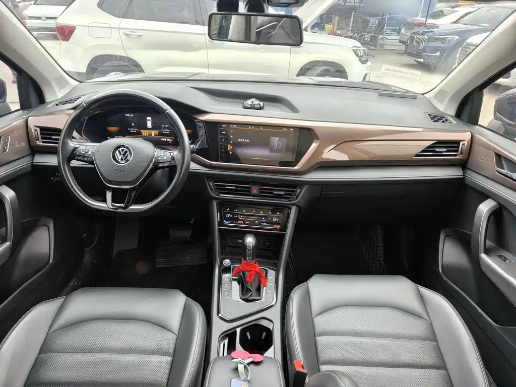 Volkswagen Tharu — миниатюра 10