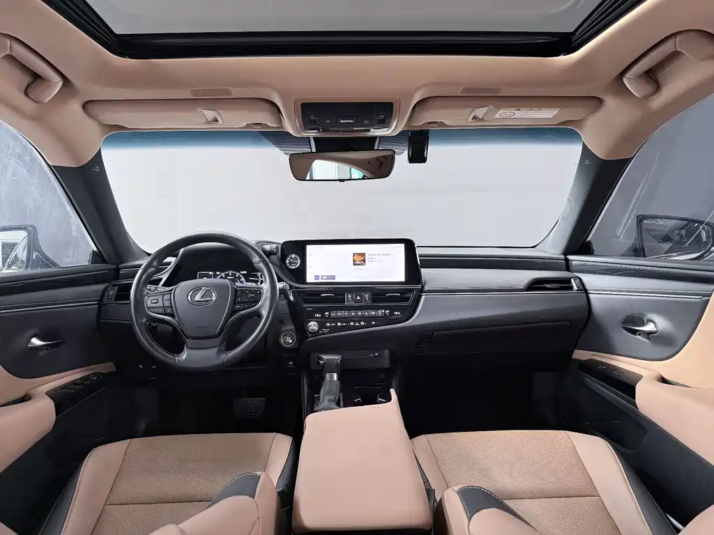 Lexus ES — миниатюра 11