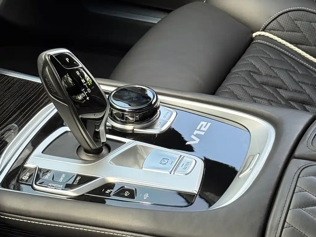 BMW 7 Series — миниатюра 18