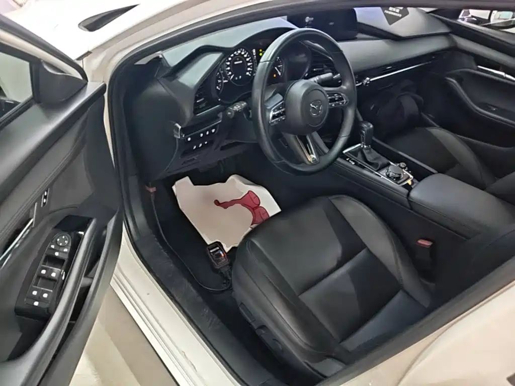 Mazda 3 Axela — миниатюра 16