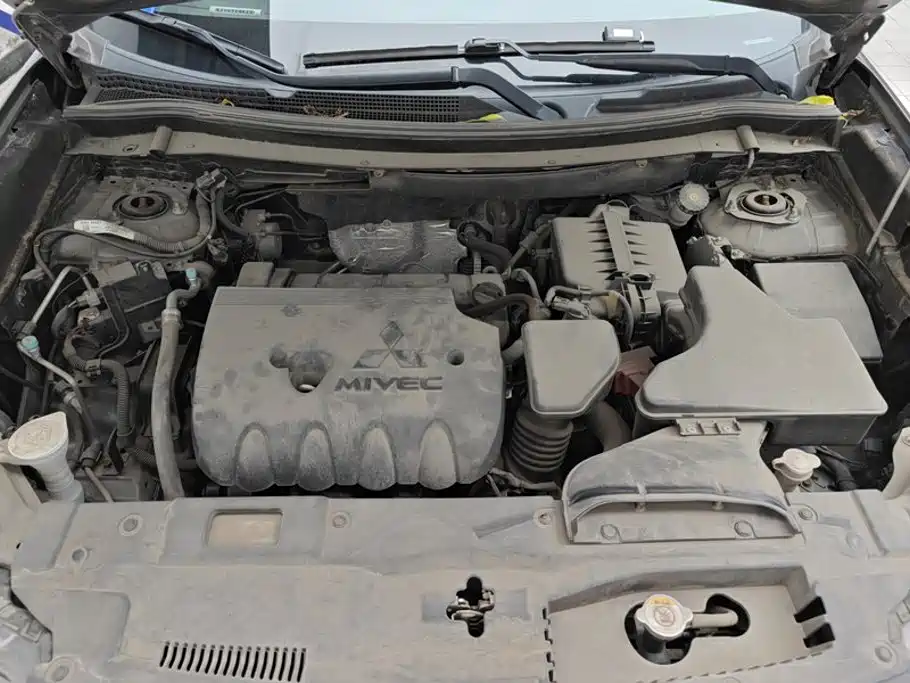Mitsubishi Outlander — миниатюра 10