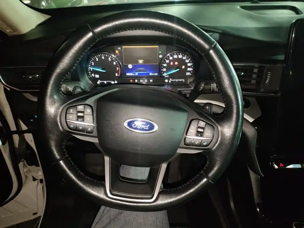 Ford Explorer — миниатюра 11