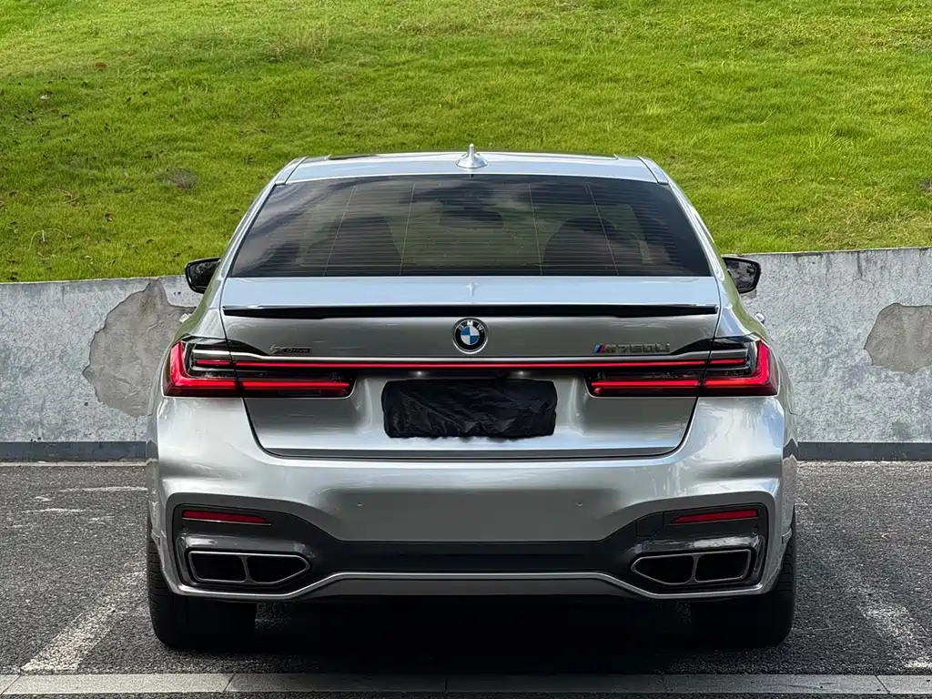 BMW 7 Series — миниатюра 6