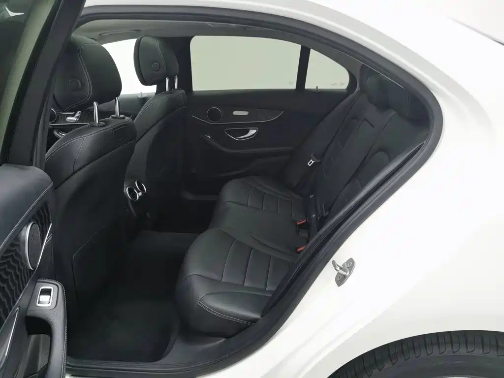 Mercedes-Benz C-Class — миниатюра 15