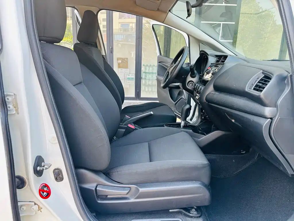 Honda Fit — миниатюра 12