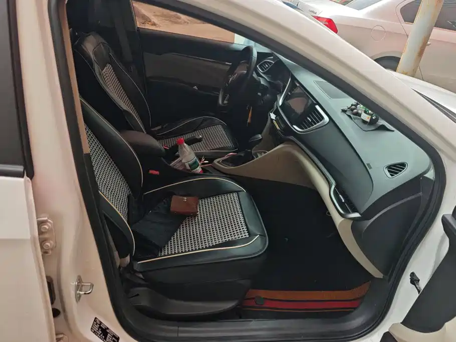 Buick Excelle — миниатюра 8