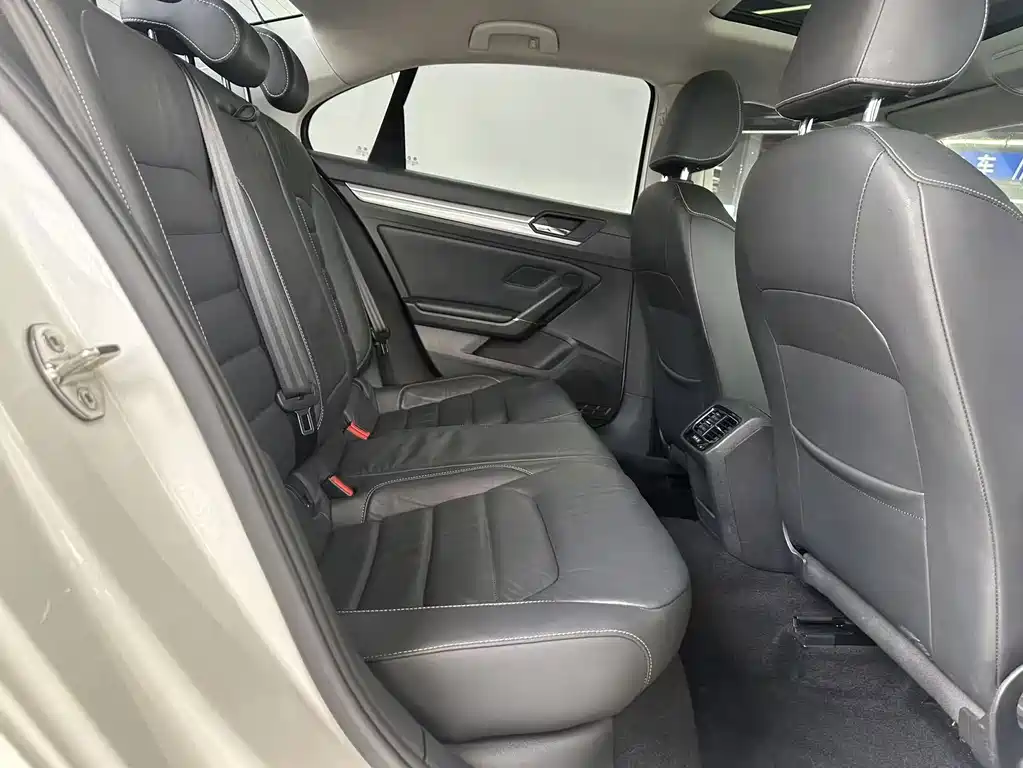 Volkswagen Lamando — миниатюра 10