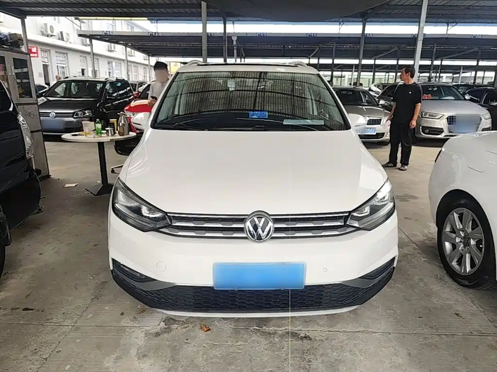 Volkswagen Touran — миниатюра 3