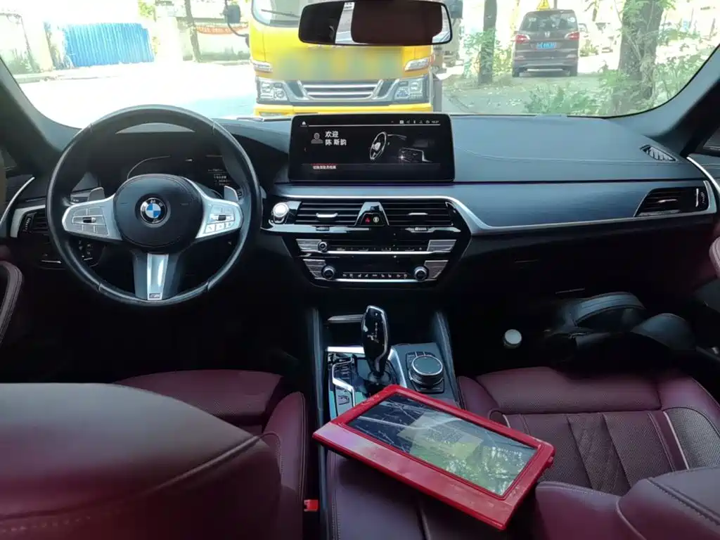 BMW 5 Series — миниатюра 10