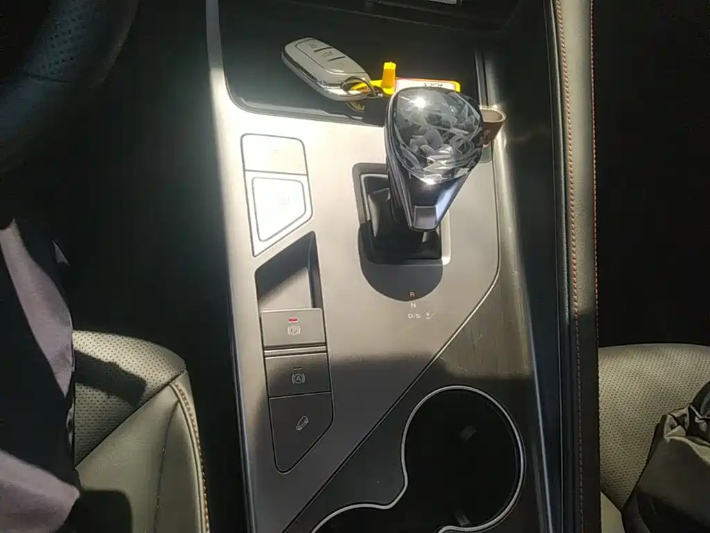Roewe RX5 — миниатюра 14
