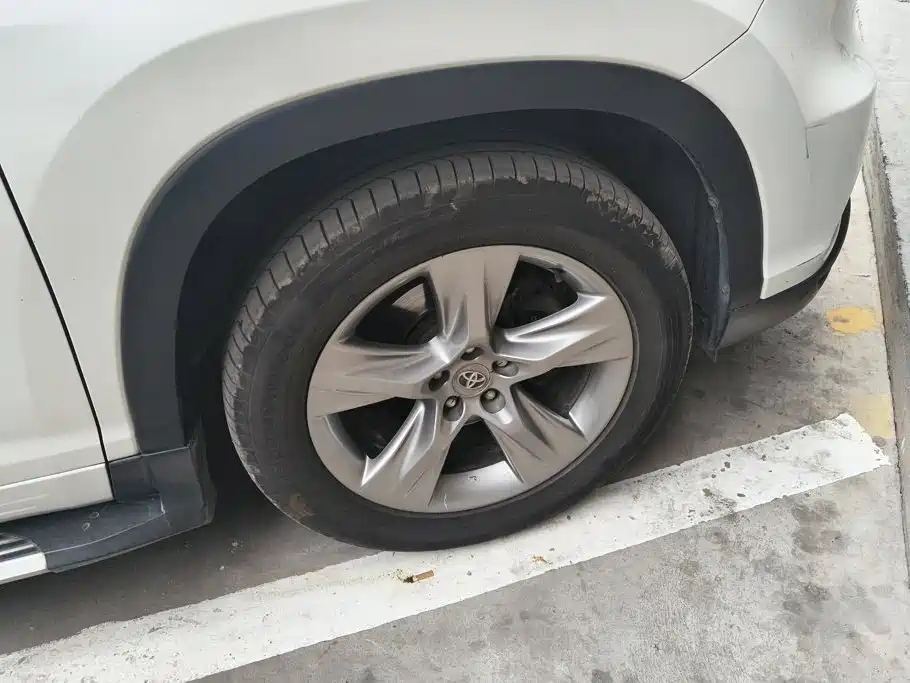 Toyota Highlander — миниатюра 6
