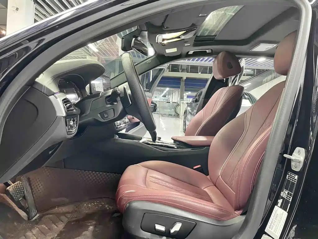 BMW 5 Series — миниатюра 8