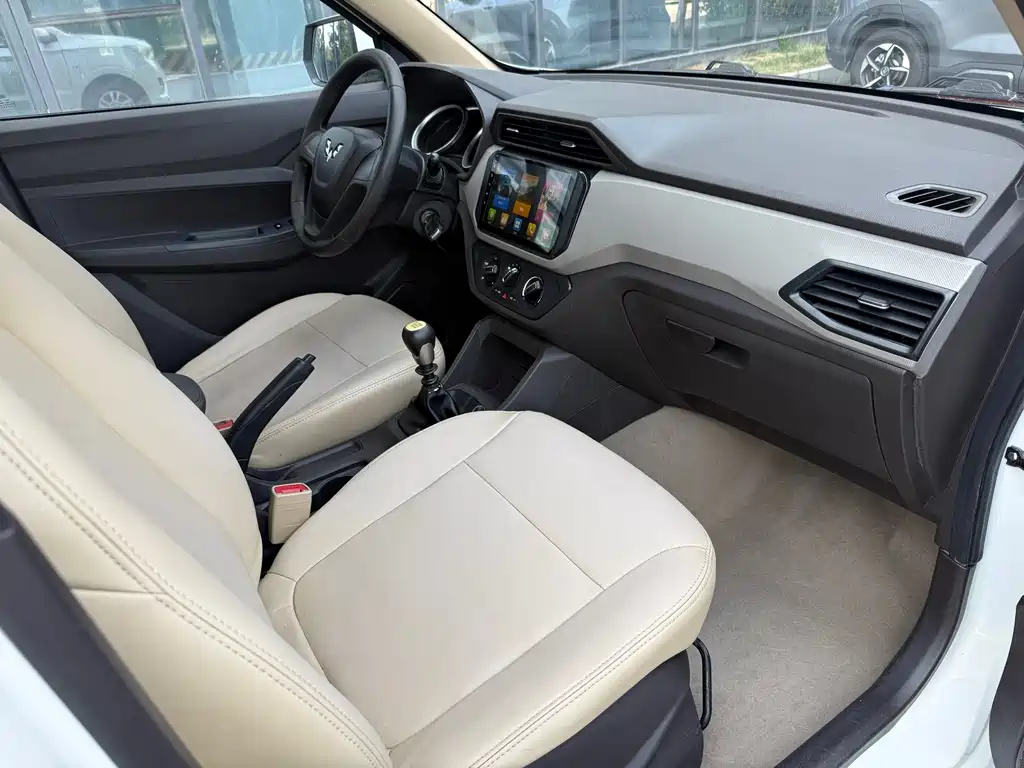 Wuling Hongguang — миниатюра 8