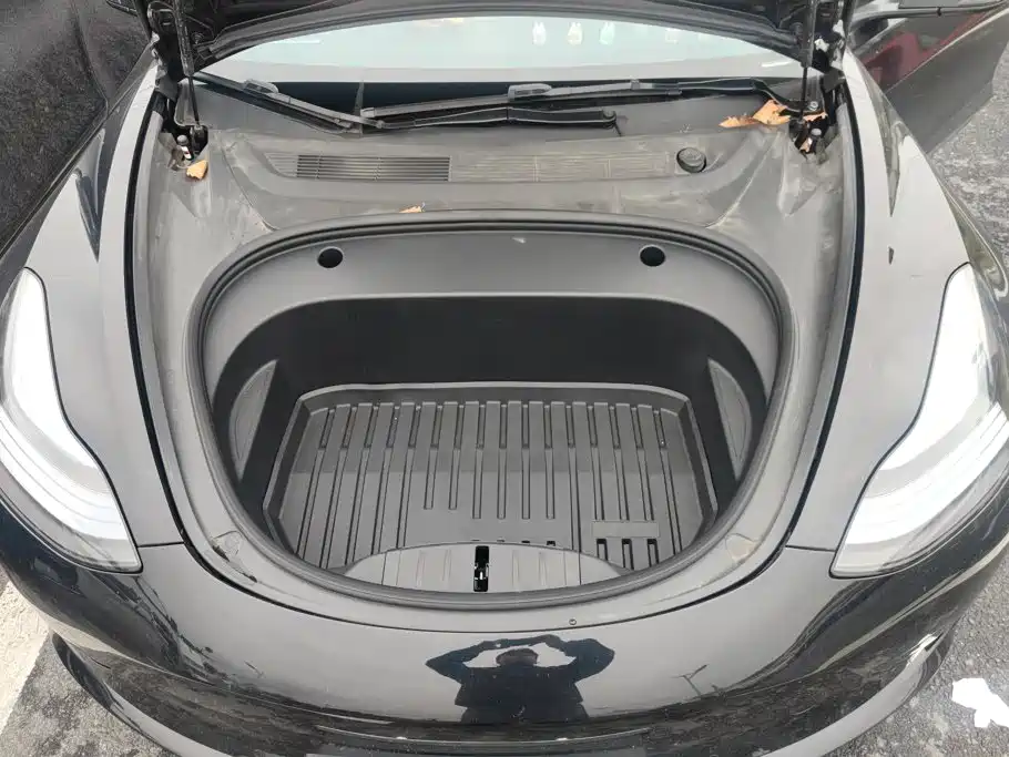 Tesla Model 3 — миниатюра 10